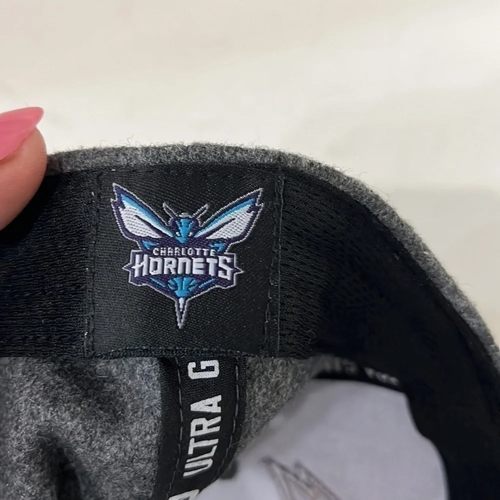 Charlotte Hornets Alternate Logo Ultra Game Gray/Purple Snapback 7 Panel